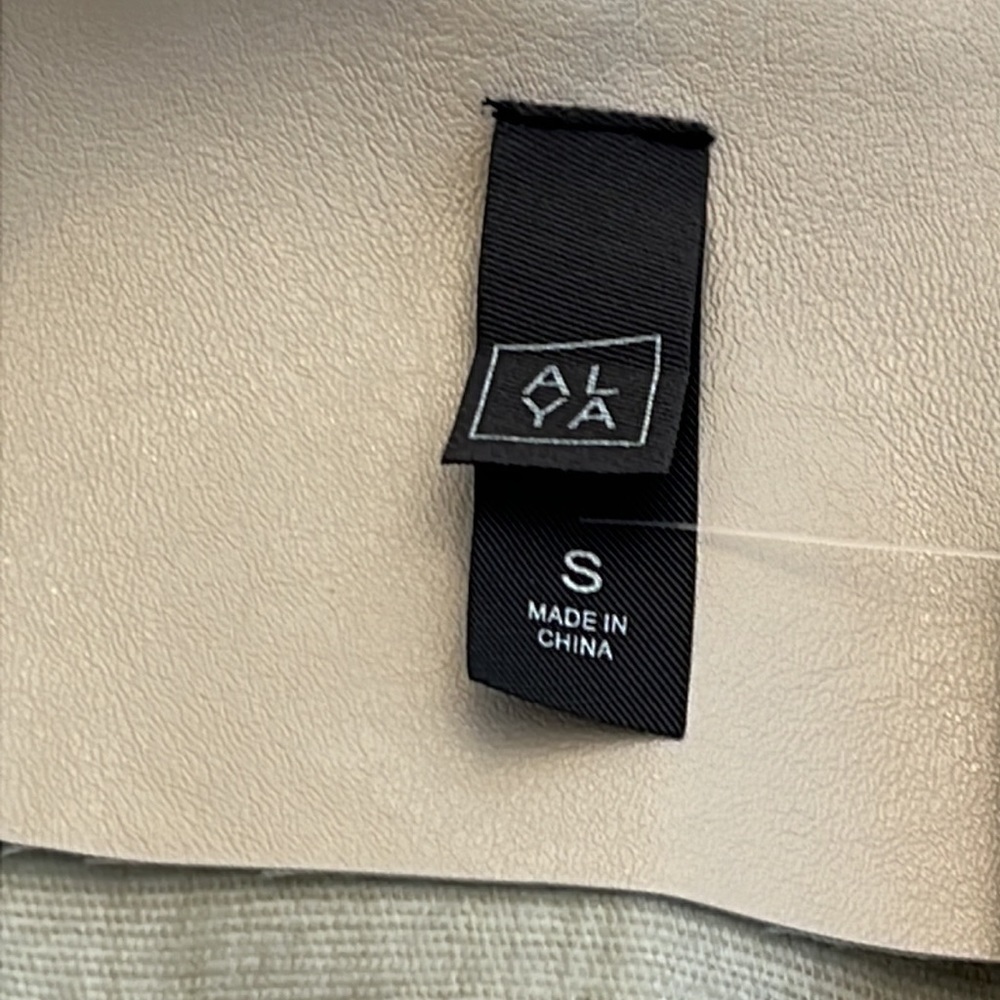 FRANCESCA’S ALYA faux Leather /vegan Leather mini skirt size S NWT side zipper - Picture 5 of 16